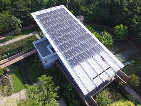 แผง Solar Cell บนหลังคาอาคาร