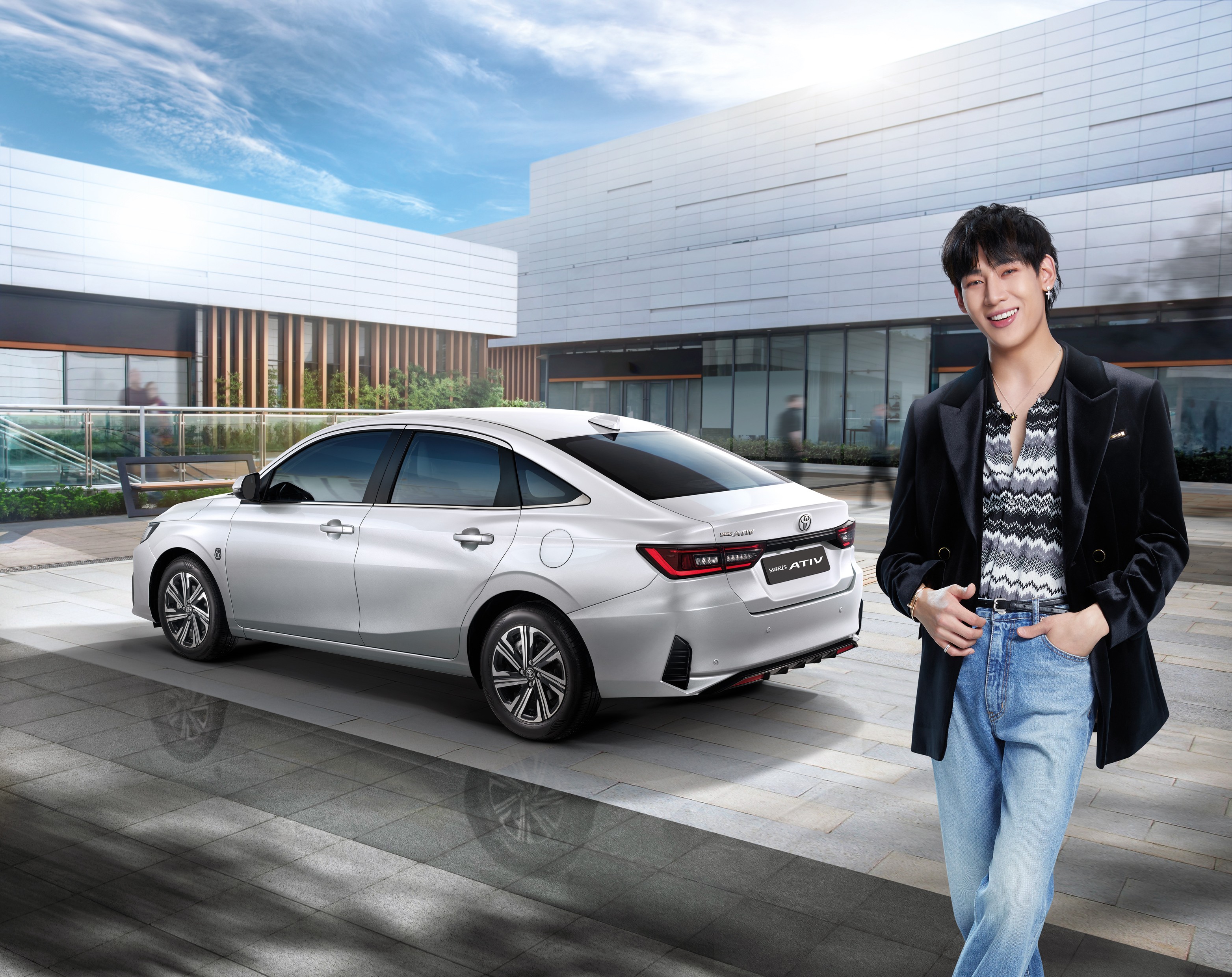 https://www.toyota.co.th/media/news/gallery/14683cd54a6d37f080b99caf71e9bf73.jpg