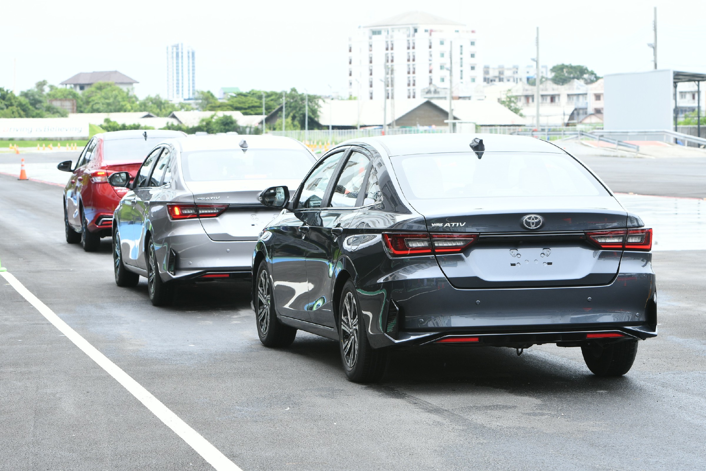 https://www.toyota.co.th/media/news/gallery/f66531febcf20219793cf7a39c3370f6.jpg
