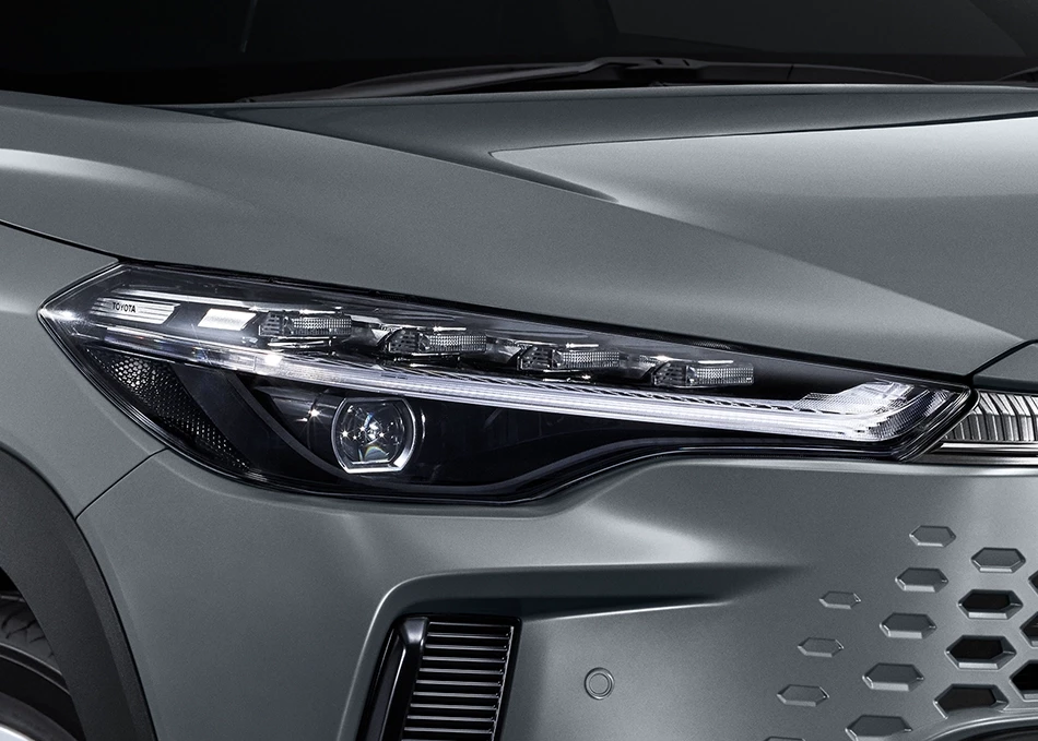 Corolla Cross: ไฟหน้า LED ดีไชน์ครีสตัล พร้อมไฟเลี้ยวแบบ SEQUENTIAL