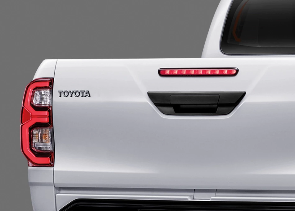 Hilux Revo Z Edition: ไฟเบรกดวงที่ 3
เพิ่มความปลอดภัยจากด้านหลัง