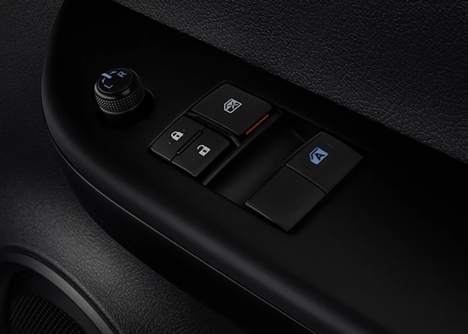 Hilux Revo Standard Cab: กระจกไฟฟ้า
ปรับขึ้น - ลงอัตโนมัติ พร้อมระบบป้องกันการหนีบ (เฉพาะด้านคนขับ)