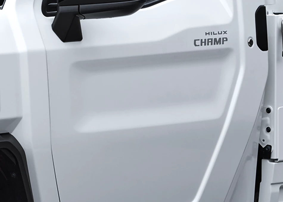 Hilux Champ: ฐานติดตั้งอุปกรณ์ตกแต่งประตู