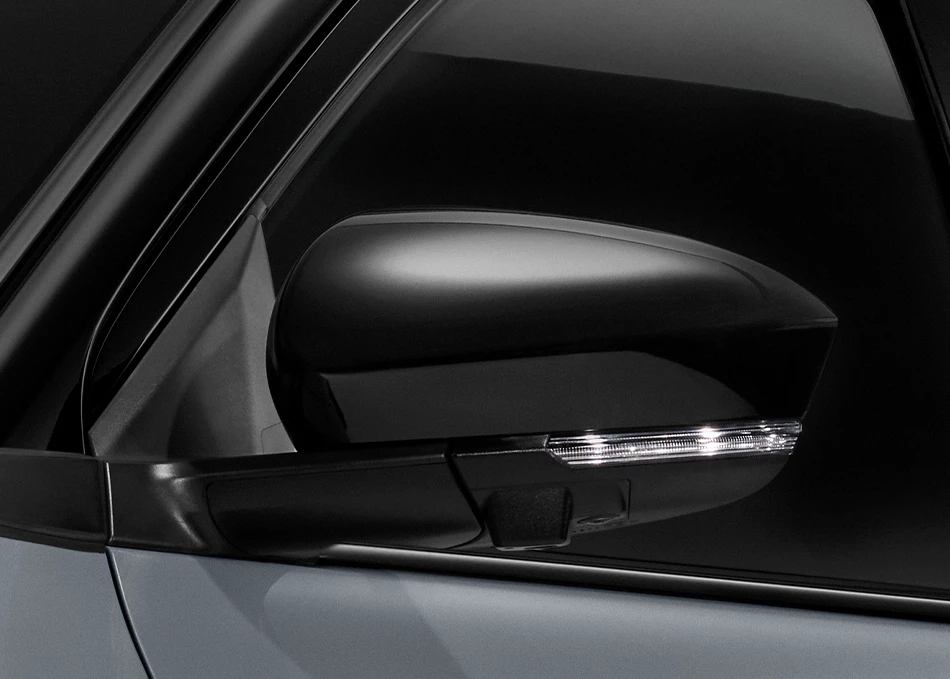 Yaris Cross Nightshade: กระจกมองข้างสีดำ