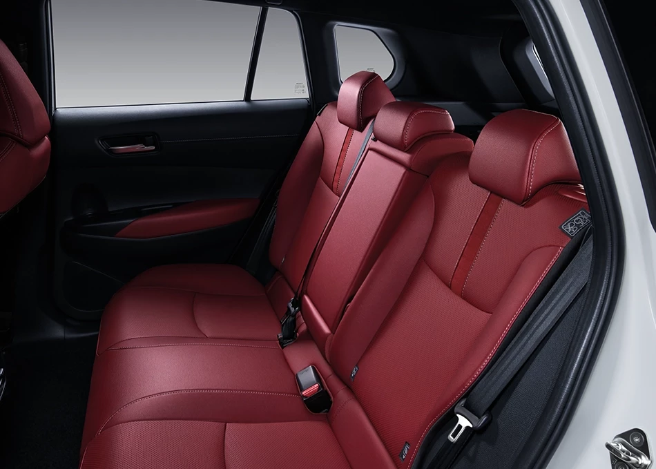 Corolla Cross GR Sport: REAR RECLINING SEAT