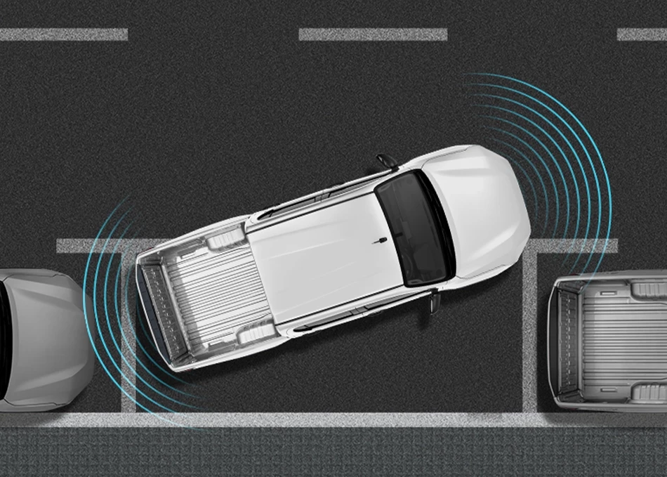 Hilux Travo-e: Front and Rear Parking Sensors
Enhances safety and awareness when parking.