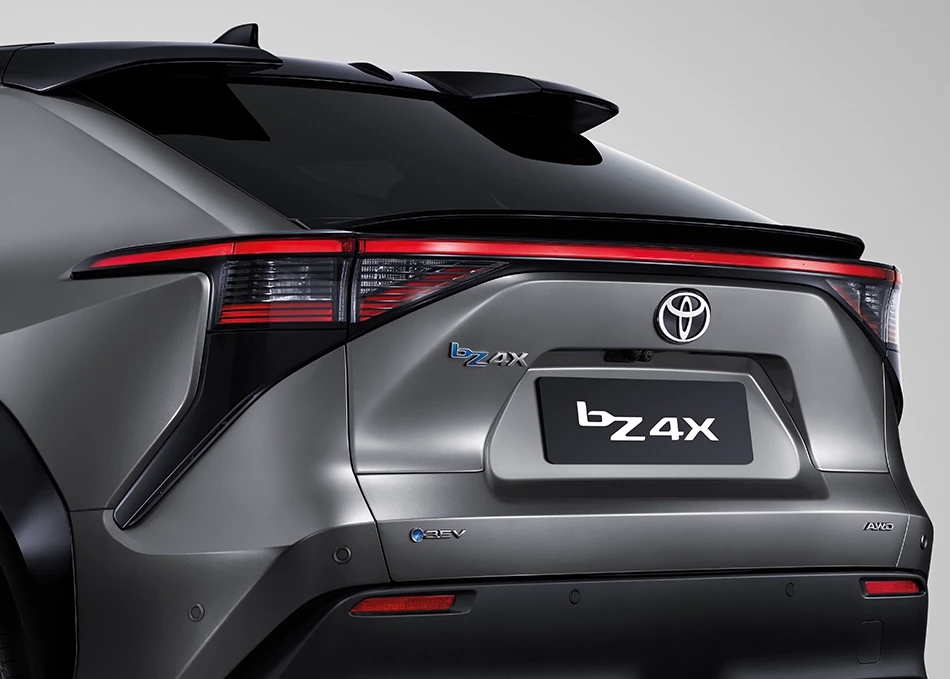 bZ4X: Full LED tail lights