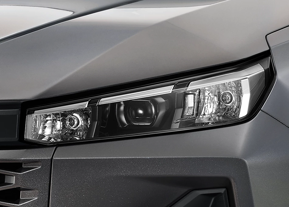 Hilux Travo Standard Cab 4TREX: ไฟหน้า LED และ Bulb