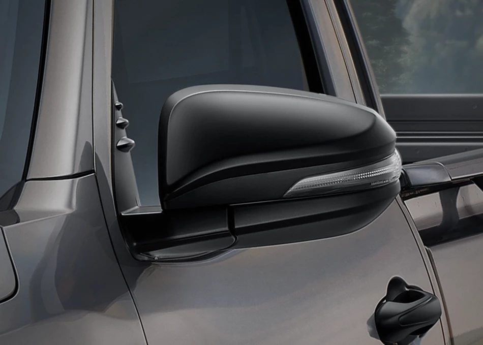 Hilux Travo Standard Cab 4TREX: กระจกมองข้าง สีดำ พร้อมไฟเลี้ยว LED ปรับไฟฟ้า