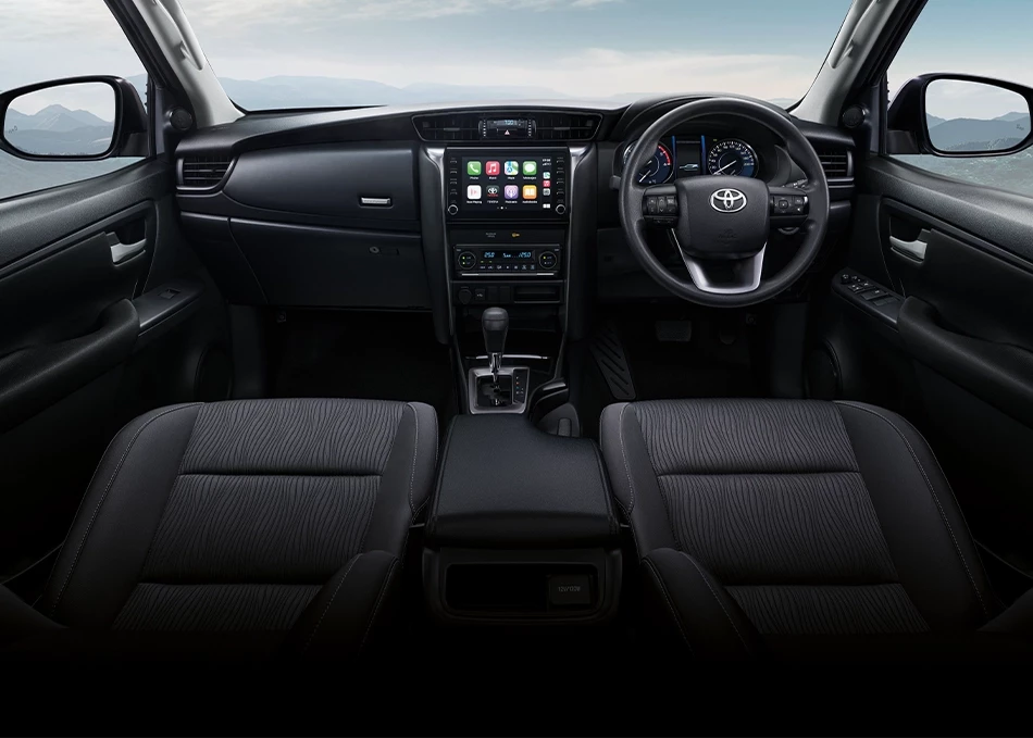 Fortuner Leader: ห้องโดยสารกว้างขวางมาพร้อมดีไซน์เรียบหรูมีระดับ
เพิ่มสุนทรียะและความสะดวกสบายให้การเดินทาง