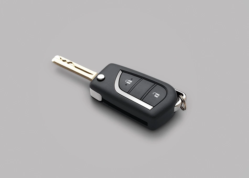 Hilux Revo Standard Cab: กุญแจรีโมท ดีไซน์แบบพับได้
(Jack Knife Key) ล็อกและปลดล็อก ได้จากระยะไกล