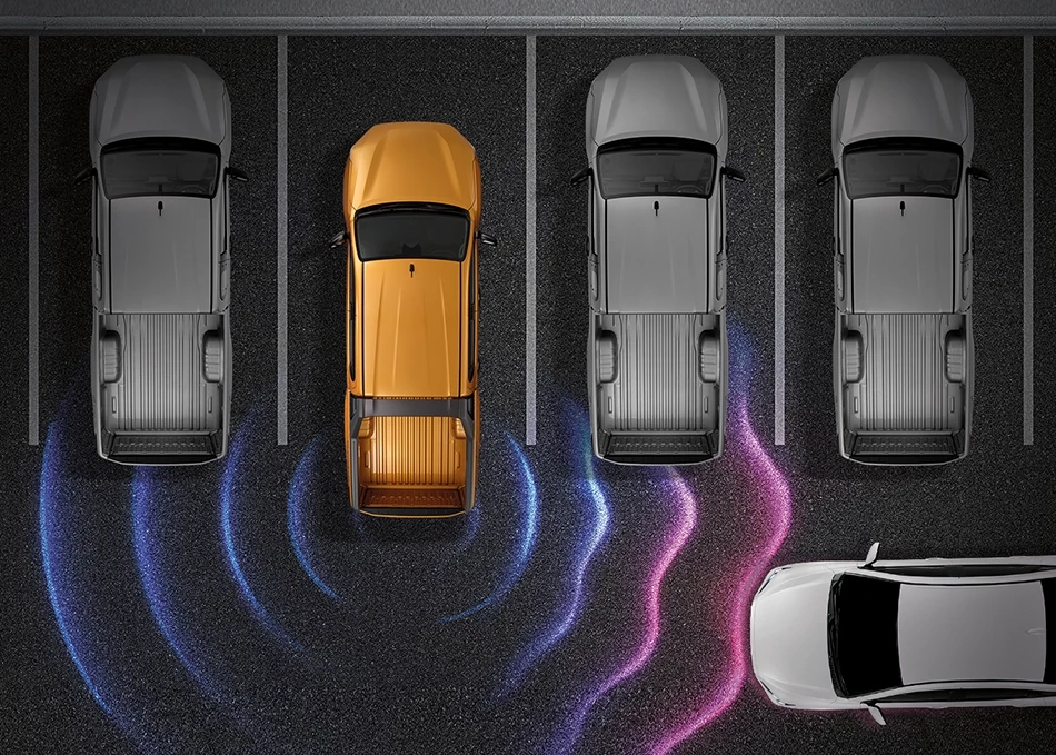 Hilux Travo Overland: Rear Cross Traffic Alert (RCTA) ระบบเตือนเมื่อมีรถในจุดอับสายตาขณะถอย