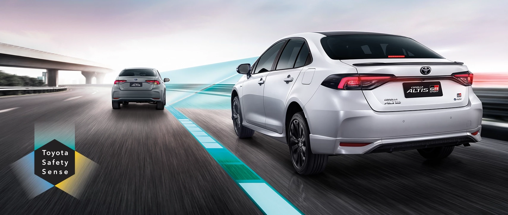 Corolla Altis: null