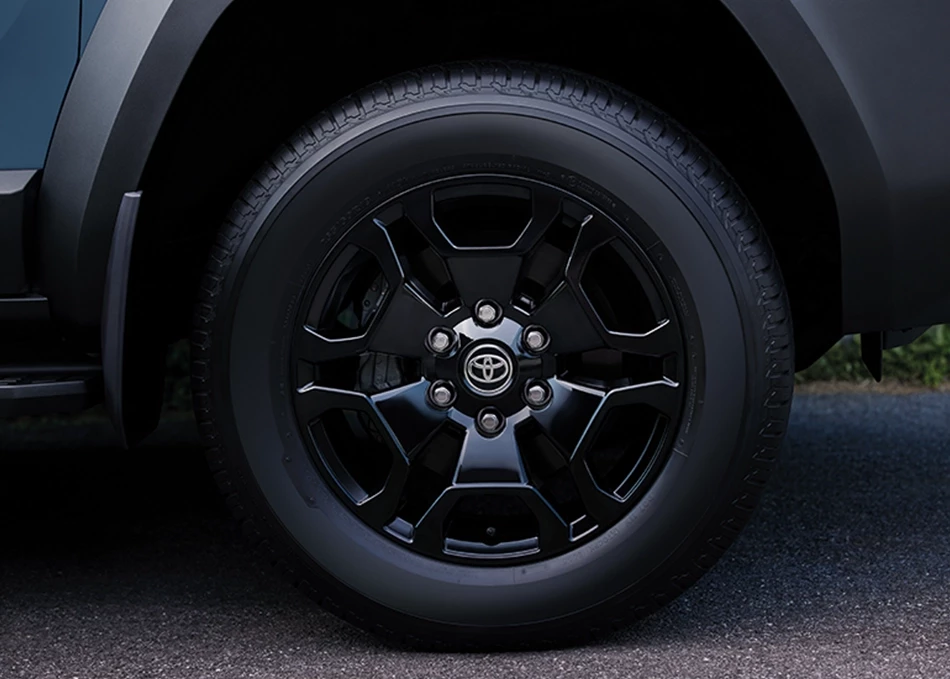 Land Cruiser FJ: ล้ออัลลอยสีดำขนาด 18 นิ้ว