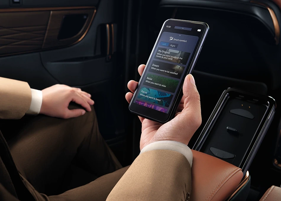 Alphard: DETACHABLE TABLET ควบคุมฟังก์ชันการทำงานของเบาะนั่งผู้โดยสารแถวสอง และฟังก์ชันภายในห้องโดยสารได้สะดวก ง่ายดาย
