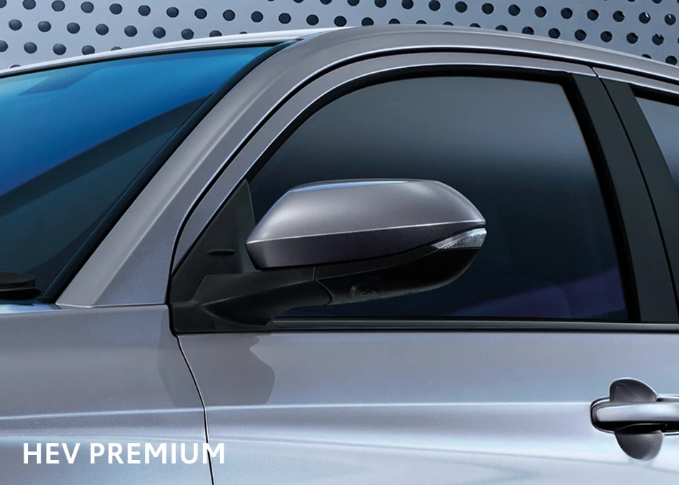 Yaris ATIV: Body-colored side mirrors with LED turn signals, electrically adjustable and auto-folding