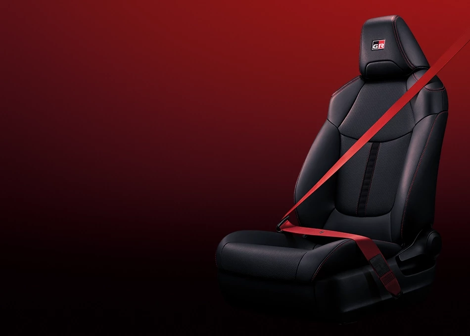 Corolla Cross GR Sport: เบาะดีไซน์สปอร์ต ตกแต่งด้วยหนังกลับ เดินด้ายสีแดง พร้อมสัณลักษณ์ GR