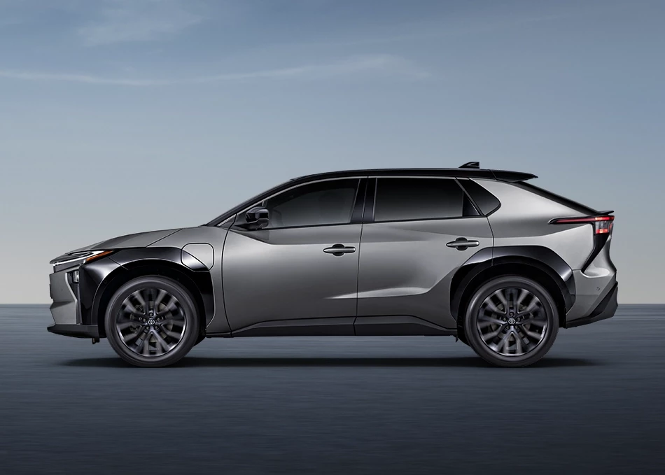 bZ4X: ระยะทางวิ่งสูงสุด 600 กม. ต่อการชาร์จเต็ม 100% (รุ่น FWD อ้างอิง Eco Sticker มาตรฐาน UN R101 ในห้องปฏิบัติการ มีผู้ขับขี่ 1 คน ใช้มาตรฐานการขับแบบ NEDC อุณหภูมิ 20 – 30 °C ปิดระบบปรับอากาศ รับรองผลโดยหน่วยงานรัฐบาลประเทศเบลเยียม)