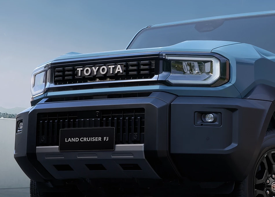 Land Cruiser FJ: ไฟหน้า LED พร้อมไฟส่องสว่างเวลากลางวันแบบ LED